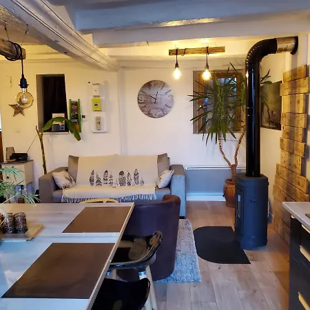 לינה וארוחת בוקר Le Belmontais, Maison Individuelle, Vue Panoramique Sur La Riviere ביומונט-סור-סרטה